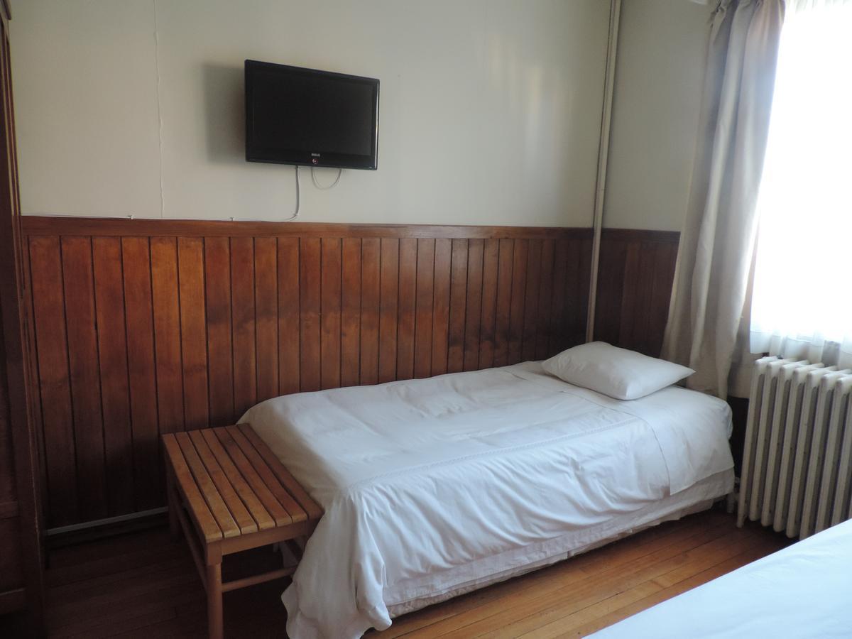 Hostal Oro Fueguino Punta Arenas Exterior photo